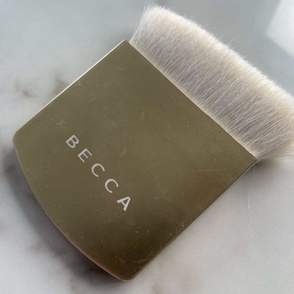 BECCA COSMETICS The One Perfecting Brush
